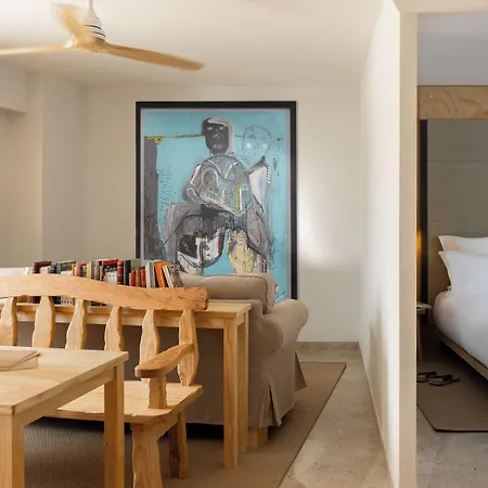 Mob Hotel 4*